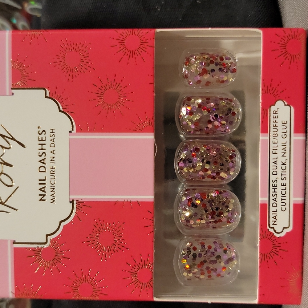 Red Aspen Nail Dashes 💅